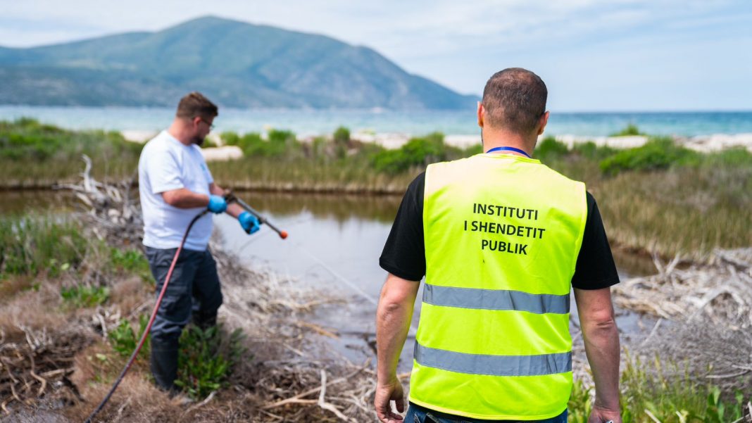 Koçiu nga Orikumi  Me Qarkun e Vlorës përmbyllim fazën e parë të dezinsektimit në të gjitha zonat turistike
