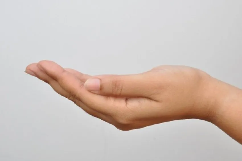 Ndryshime në duart tuaja mund të jenë simptoma të sëmundjeve të rënda