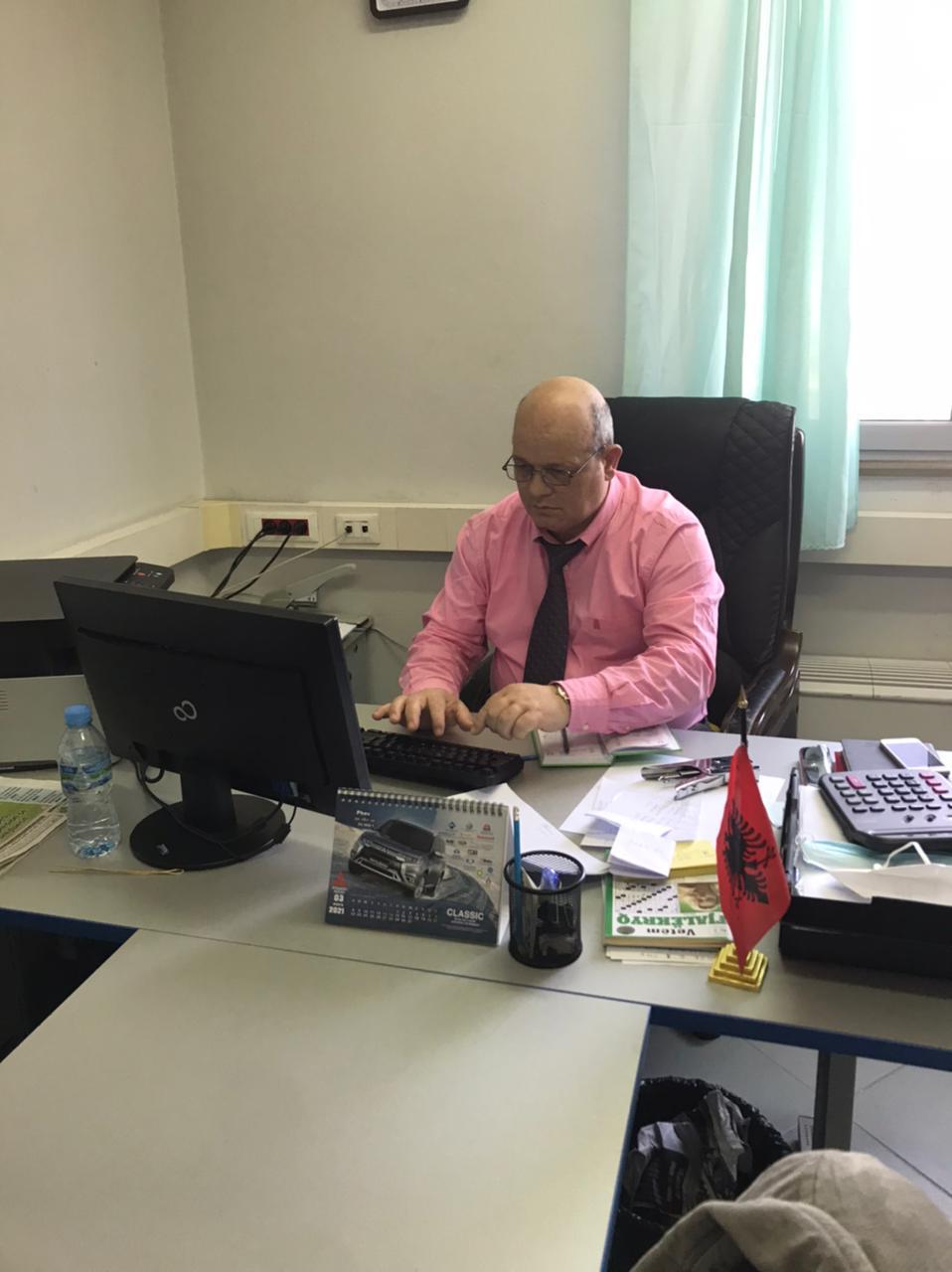 Kush ma mjekon më mirë plagën  Kura mjekësore  Besimi në hyjnoren  Dashuria njerëzore 