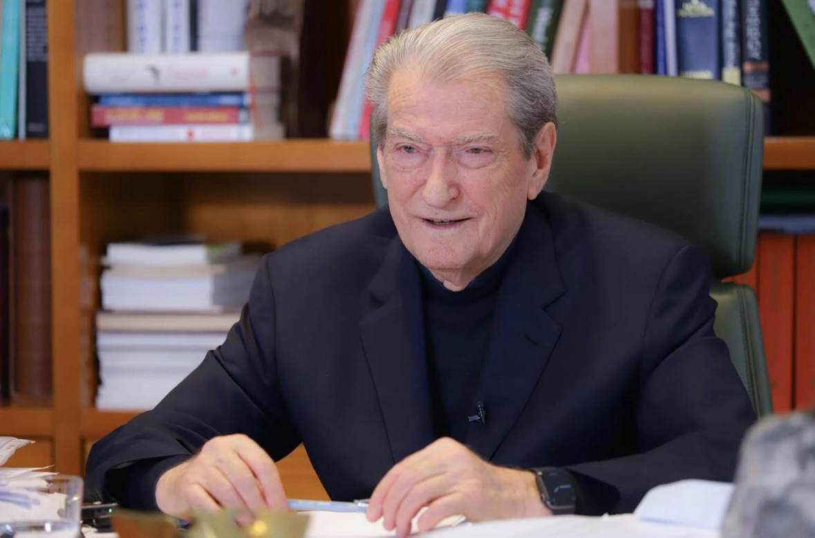 Sali Berisha zbërthen takimin 7 orësh Rama Balluku   SMS të janë gracka 