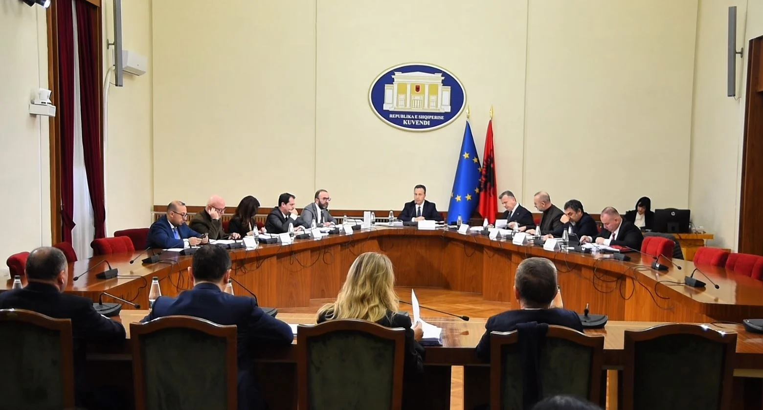 SPAK kërkon arrestimin e Ballukut  Pas 5 orësh diskutimesh  shtyhet mbledhja e Këshillit të Mandateve