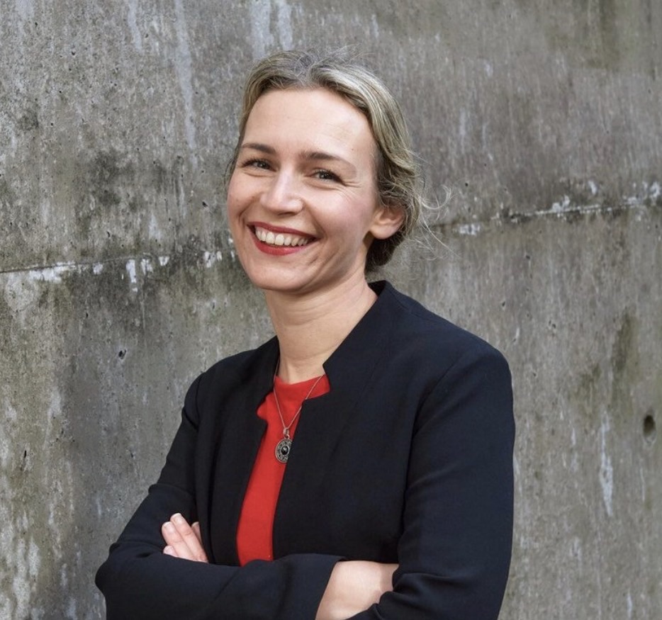 Lea Ypi nderohet me titullin  Doctor Honoris Causa  nga Universiteti  Aleksandër Moisiu  i Durrësit