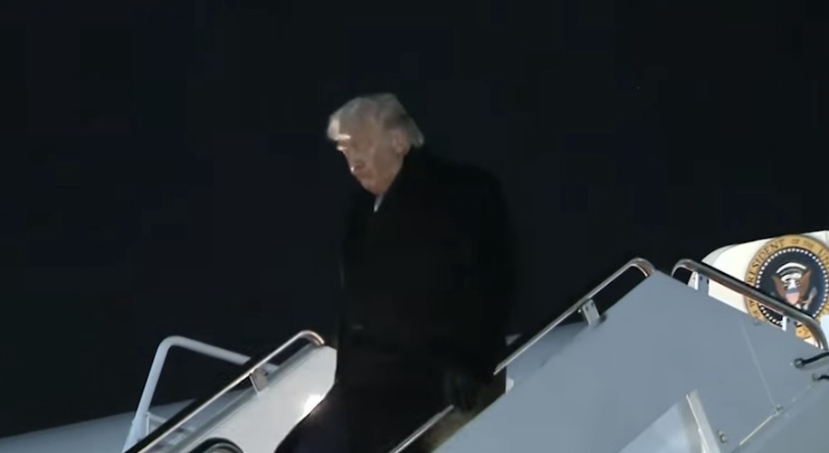 Presidenti Trump kthehet në SHBA pas pjesëmarrjes në Forumin Ekonomik Botëror në Davos