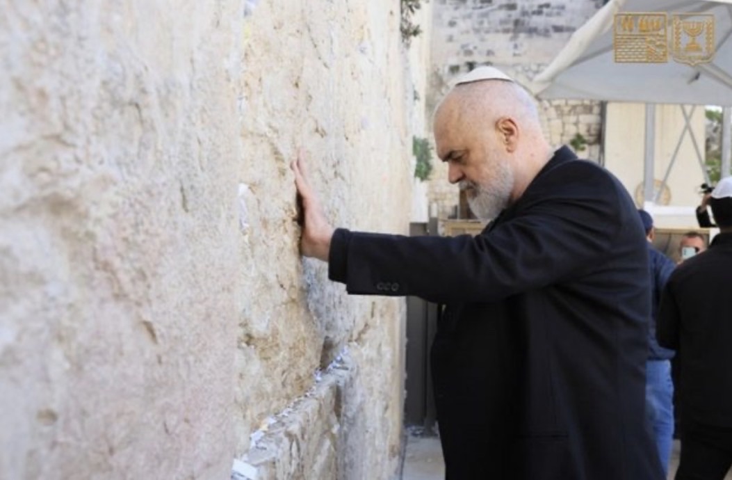 Rama Lutet për paqe nderkombetare në Jerusalem  por mungojne lutjet për Shqipërinë 