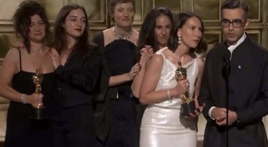 Një shqiptare në skenën e  Oscar   Luana Bajrami triumfon me filmin  Two People Exchanging Saliva 