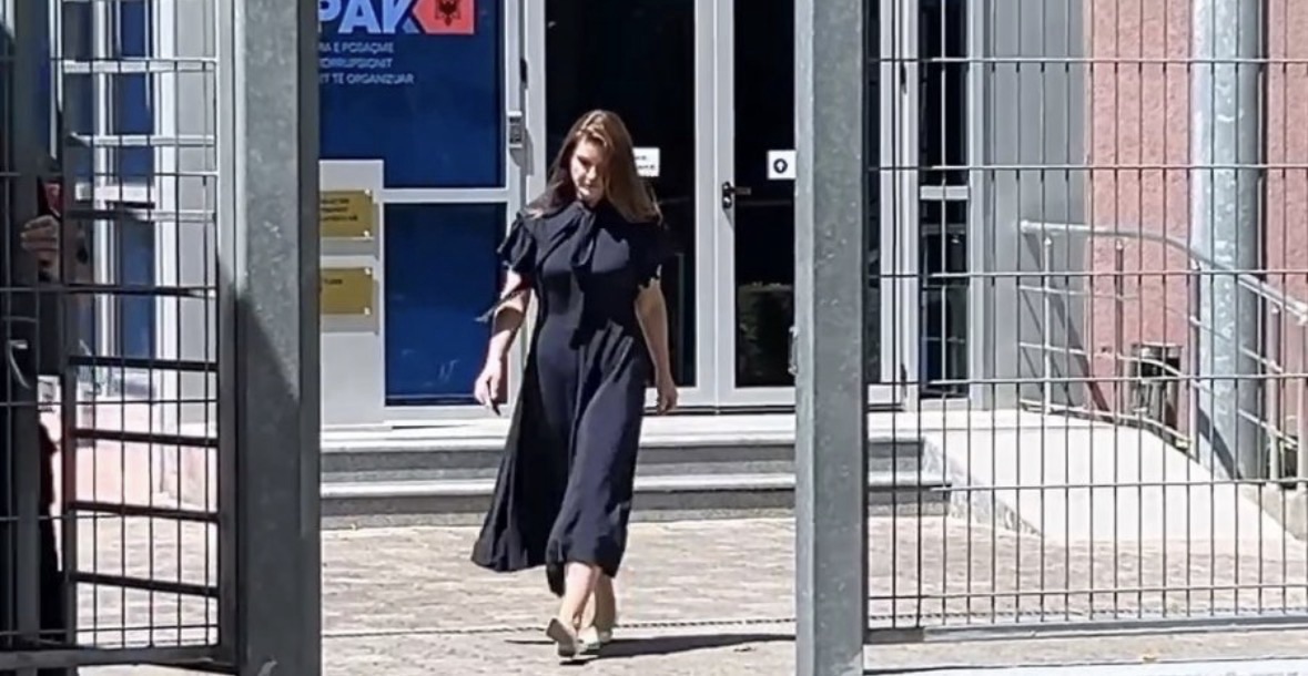 Ajola Xoxa i drejtohet Gjykatës së Posaçme për ndryshimin e masës së sigurisë lidhur me gjendjen e saj shëndetësore