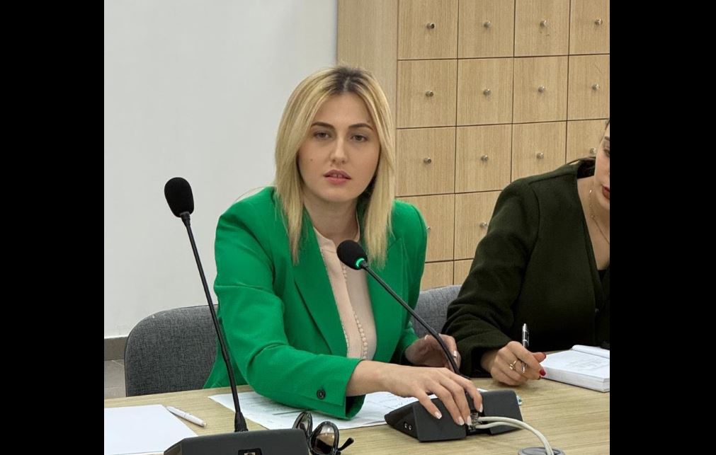 Takimi me operatorët turistikë  Ina Zhupa  Bashkia Vlorë është kthyer në pengesë për turizmin detar