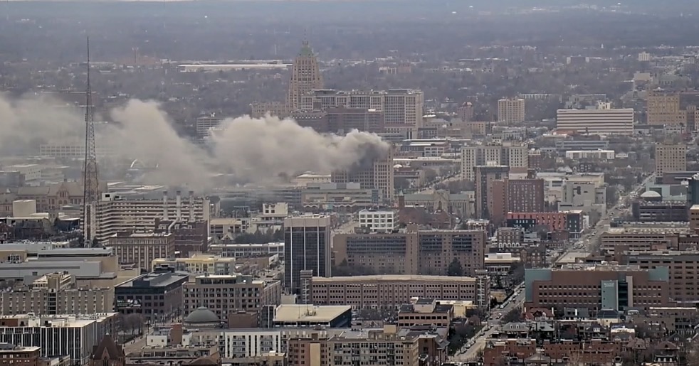 Zjarr i madh në ndërtesën historike të Wayne State University në Detroit