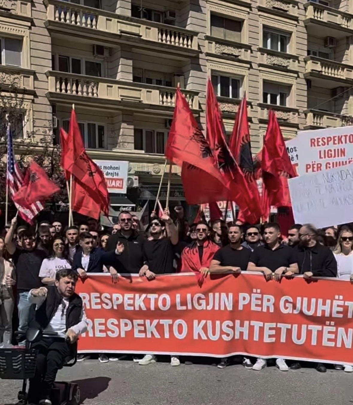 Protesta e studentëve shqiptarë në Maqedoninë e Veriut për të drejtën e provimit në gjuhën shqipe