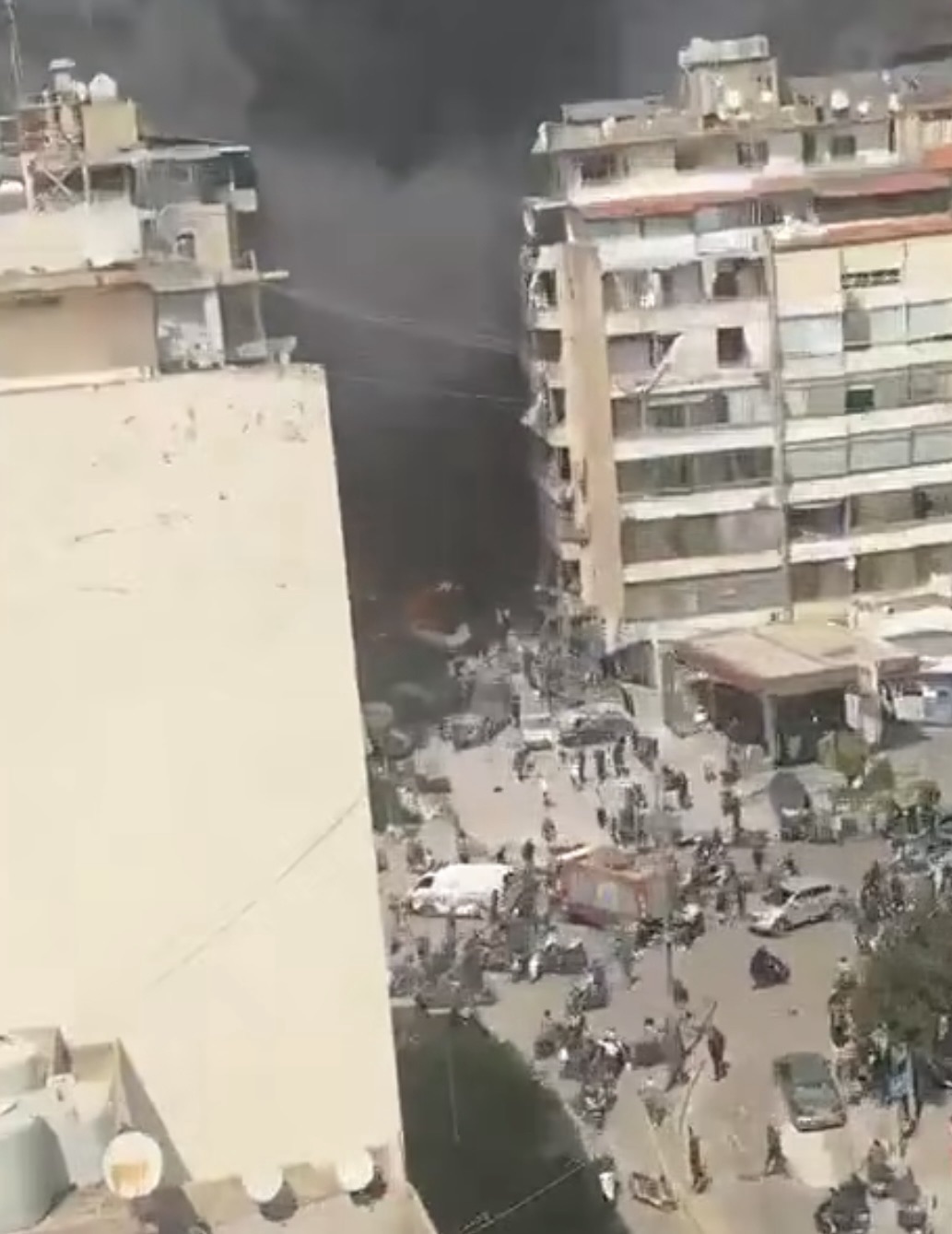 Sulme masive në Bejrut  mbi 100 objekte të goditur  dhjetëra të vrarë dhe qindra të plagosur