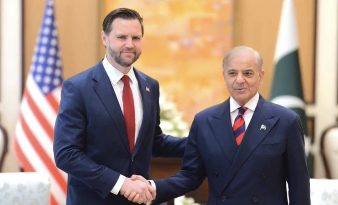 Takim i rëndësishëm në Islamabad  JD Vance dhe Shehbaz Sharif diskutojnë për paqen dhe stabilitetin rajonal