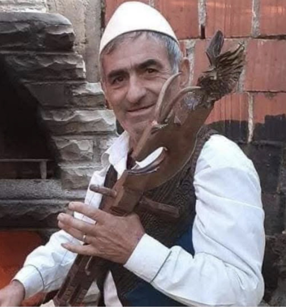 Ndahet nga jeta lahutari Jonuz Delaj  një zë i rrallë i rapsodisë shqiptare