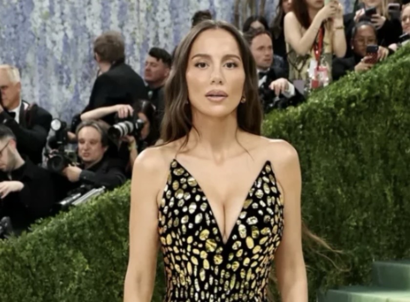 mira-murati-shkelqen-ne-met-gala-2026-elegance-shqiptare-ne-tapetin-me-te-famshem-te-botes