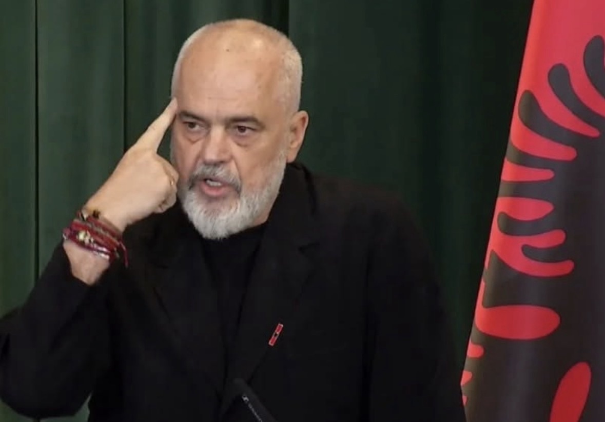 Rama krahason protestuesit me grupime ekstremiste  reagon pas tubimit para selisë së PS
