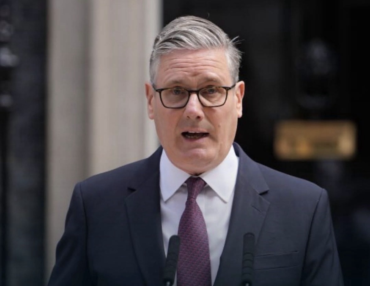 Keir Starmer jep dorëheqjen si kryeministër i Britanisë së Madhe pas më pak se dy vitesh në pushtet