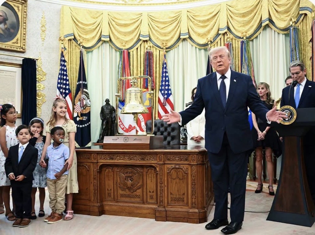 Trump hap  Trump Accounts  per femijet me ceremoninë e hapjes së bursave në NYSE dhe Nasdaq