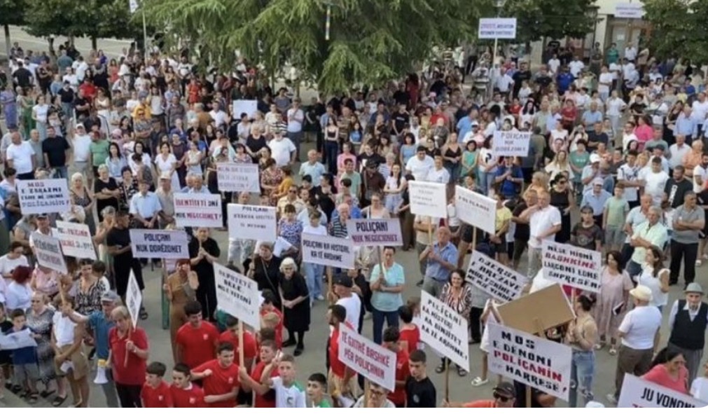  Mos na fshini nga harta   qytetarët në protestë kundër planit për shkrirjen e 15 bashkive