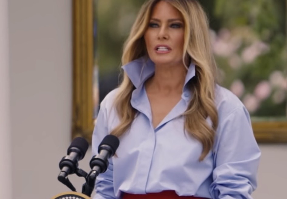 Melania Trump zgjeron programin  Fostering the Future  me bursa të reja për të rinjtë nga kujdesi familjar