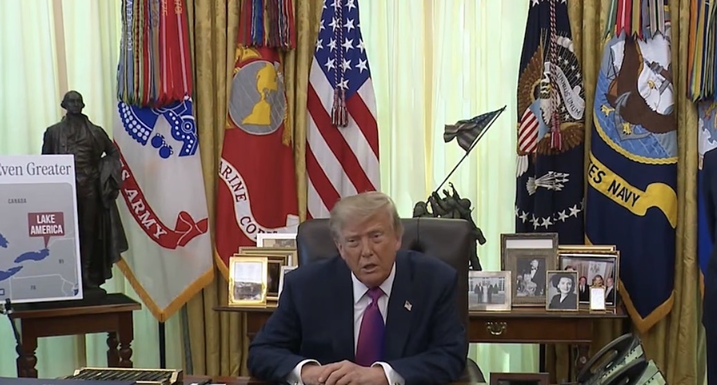 President Trump firmos urdhrin  Liqeni Ontario riemërtohet  Liqeni i Amerikës 