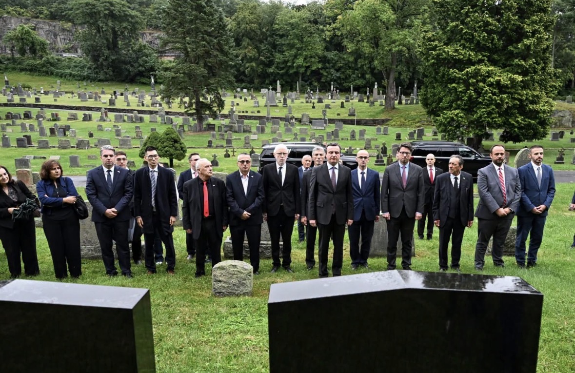 ALBIN KURTI NË NEW YORK  HOMAZHE NË NDERIM TË VËLLEZËRVE BYTYQI