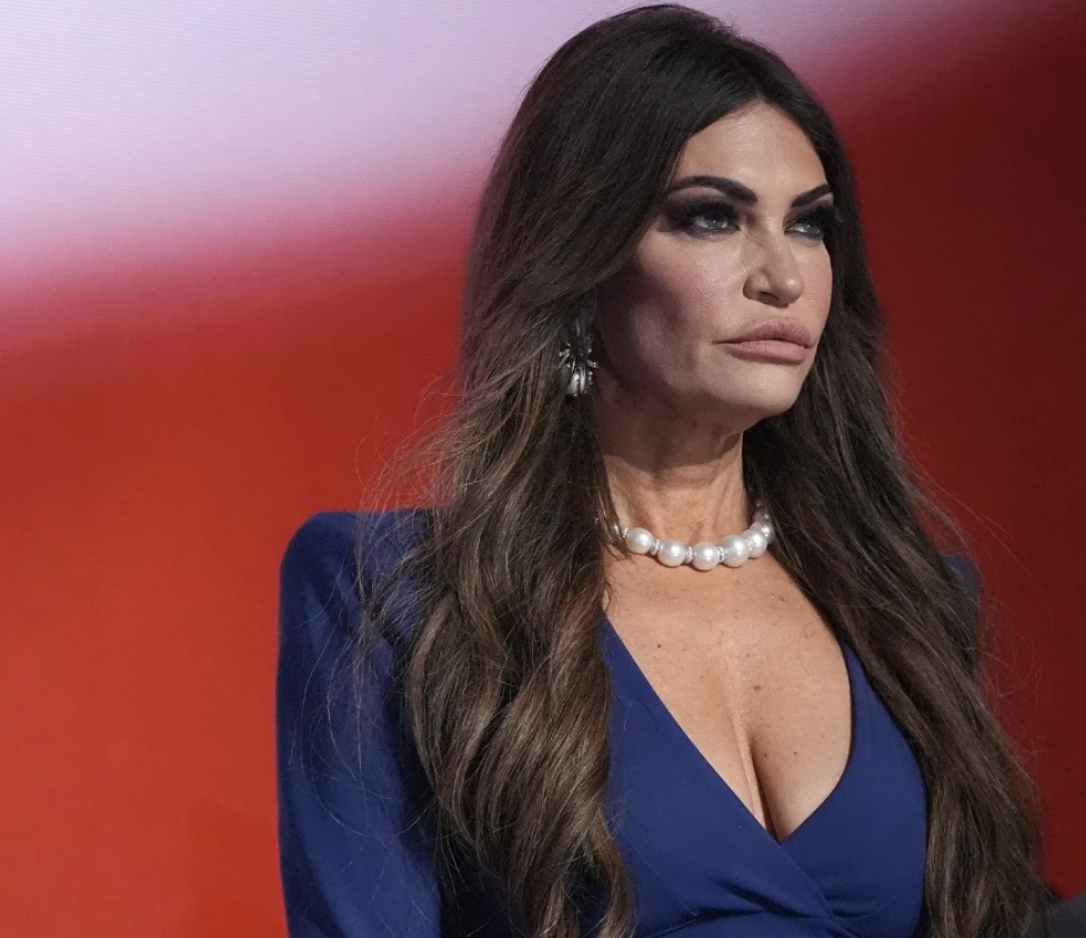 dorehiqet-ambasadorja-amerikane-ne-greqi-kimberly-guilfoyle-perjetesisht-mirenjohese-presidentit-trump