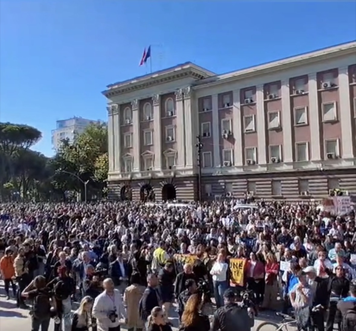  Arrestoni Ramën   Studentët dhe pedagogët refuzojnë dialogun  marshojnë drejt Kryeministrisë dhe kërkojnë dorëheqjen e tij